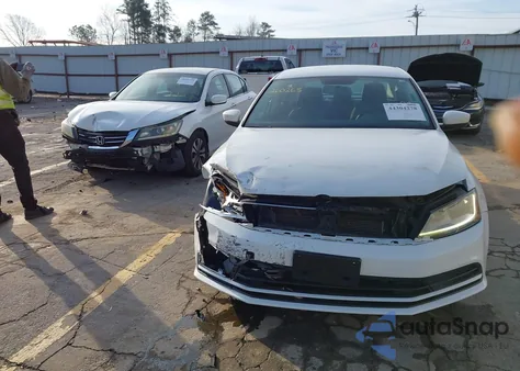 2017 Volkswagen Jetta 1.4T S z USA, uszkodzony, nr VIN 3VW2B7AJ0HM386492